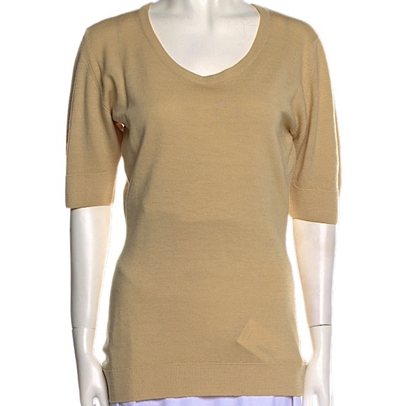 Aquascutum London Tops - Aquascutum London Scoop Neck 100% Wool Short Sleeves Pullover Tee Top Size XS.